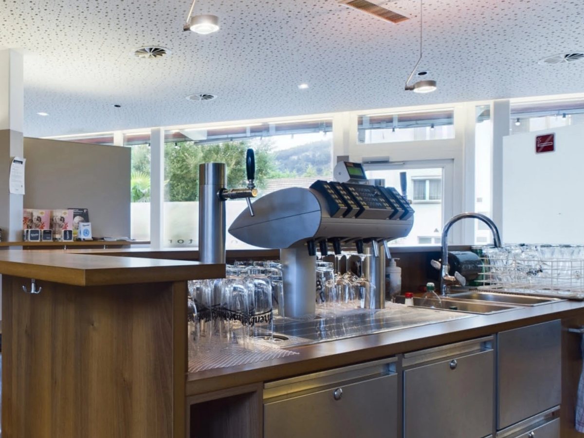 Kaffeehaus-Theke im Cafe Reichl